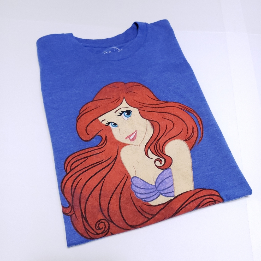 Disney Little Mermaid Kiss The Girl Ariel Tee (S)